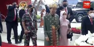 Jokowi Tampil Cerah Berbalut Baju Adat Bangka Belitung di Sidang Tahunan MPR 2022