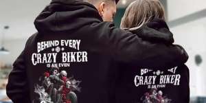 Viral Sejoli Boncengan Motor Pakai Hoodie Oversize, Gayanya Bikin Salfok