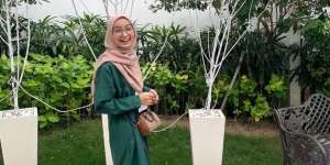 Trik Menggunakan Kerudung agar Bagian Depan Tidak Mudah Jatuh
