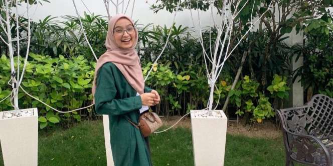 Trik Menggunakan Kerudung agar Bagian Depan Tidak Mudah Jatuh