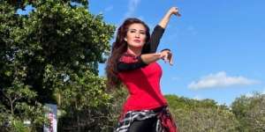 Potret Menawan Liza Natalia di Usia 46, Pamer Body Goals Bikin ABG Auto Minder!  
