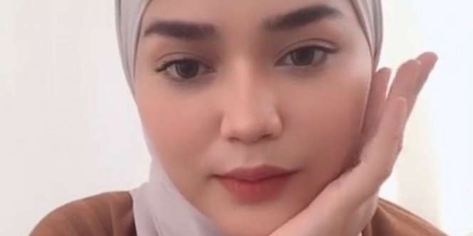 Tutorial Kerudung Segiempat ala Kerudung Instan untuk Tampil Clean