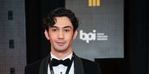 Reza Rahadian Ikut Hadir di Upacara HUT RI ke 77 di Istana Negara