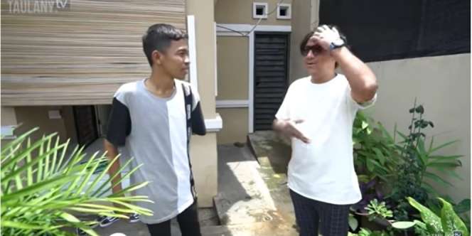 Potret Rumah Dede Sunandar di Kawasan Elit, Ruang Tamunya Beda Dari yang Lain!