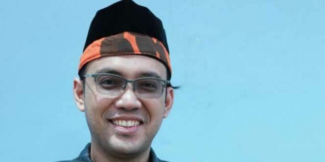 Sandy Tumiwa Tantang Pesulap Merah Adu Ilmu Lawan Gurunya: `Anak Kemaren Sore Hati-Hati`