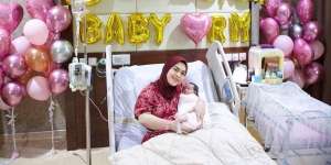 Potret Aisyahrani Melahirkan Anak Ketiga di Hari Kemerdekaan 17 Agustus