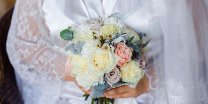 Tampil Beda, Pengantin Wanita Ini Kendarai Moge ke Tempat Pernikahan