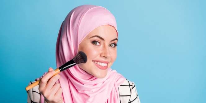 Tahapan Makeup Mudah untuk Mencegah Bintik Hitam Muncul di Hidung Saat Berkeringat