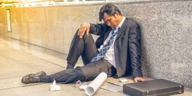 Viral Foto Bos Menangis Usai Pecat Karyawan, Berakhir Dihujat Netizen