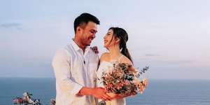 Romantis! 5 Potret Yakup Hasibuan Lamar Jessica Mila