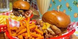 Buka Makanan Nikmat, Resto Ini Siapkan Pelayan untuk Omeli Pelanggan