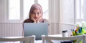 Trik Menciptakan Tidur Siang yang Berkualitas Demi Tingkatkan Produktivitas