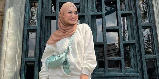 Gaya Kasual Nathalie Holscher, Stylish Bak Anak Muda