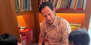 Sibuk Bekerja, Nadiem Makarim Sempatkan Gambar Unicorn untuk Putrinya 