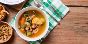 Biar Beda dari Biasanya, Yuk Makan Siang Kali Ini dengan Nasi Teri Istimewa