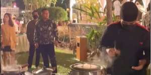 Ada Gubukan Mi Instan di Pesta Perkawinan, Laris Disukai Tamu