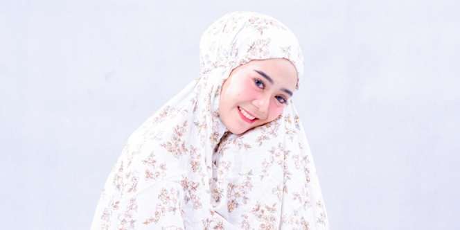 Lifehack Hilangkan Node di Mukena Saat Deterjen Tak Lagi Mempan