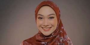 Tutorial Kerudung Menutup Dada ala Indah Nada Puspita