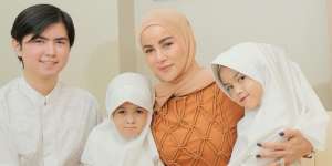 Imut dan Cantik Putri Kedua Olla Ramlan Mulai Berhijab