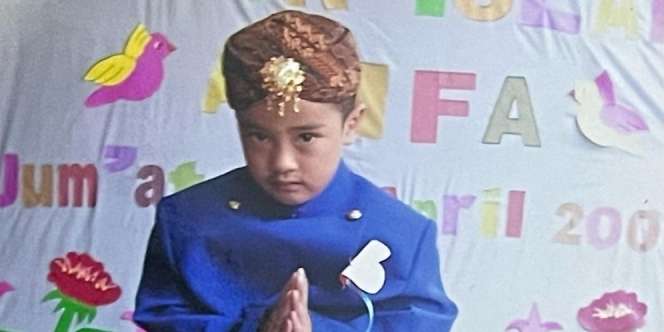 Bocah Menggemaskan Ini Sekarang Jadi Artis Terkenal, Tebak Siapa?