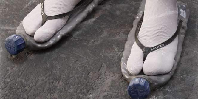 Ramai di Medsos Sandal Botol 'Balenciaga' Rp13 Jutaan, Ternyata Buat Sindiran 