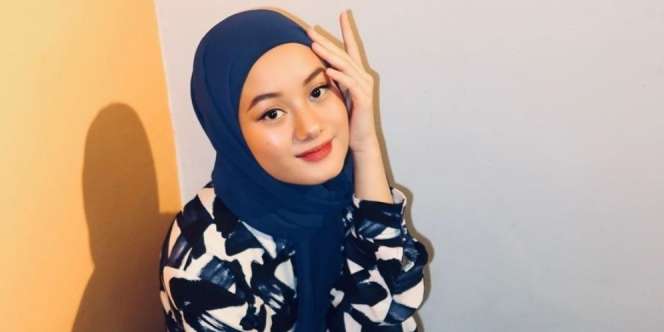 Perawatan Kulit Dinda Hauw saat Umroh di Tengah Cuaca Ekstrem