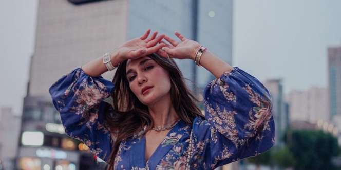 Bikin Iri! Luna Maya Foto Bareng Artis Korea, Lee Kwang Soo, Yu Jaesok, dan Yuri SNSD