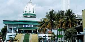 Beredar Rekaman Video Pemulangan Jenazah Santri Ponpes Gontor, Kepada Keluarga Disampaikan Korban Jatuh di Kamar Mandi