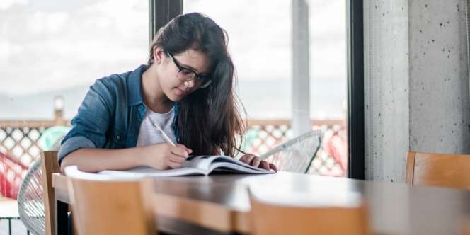 Sinonim dari Kata Efisien Lengkap Pengertian, Jenis-jenis dan Contohnya dalam Kalimat