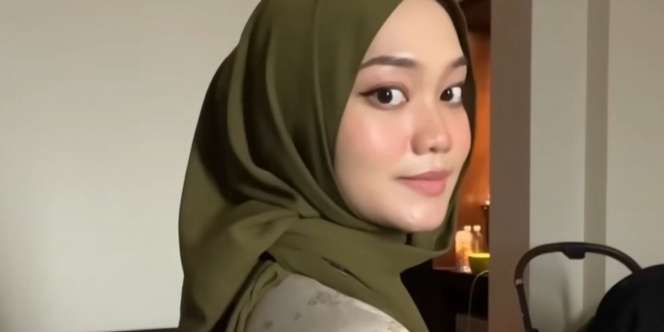 Tutorial Kerudung Pashmina Buat New Moms, Stylish Plus Baby Friendly