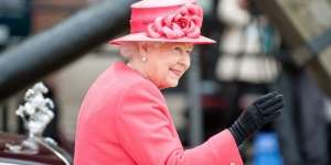 Tak Gaptek Teknologi, Ini Tweet Pertama Ratu Elizabeth II