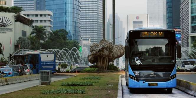 Mulai Hari Ini Transjakarta Kembali Beroperasi 24 Jam di 13 Koridor