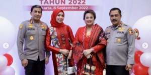 Momen Dua Jenderal Bintang Tiga Pengusut Kasus Ferdy Sambo Jadi Sorotan, Kompak Foto Bareng para Istri