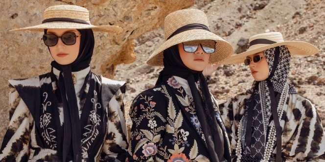 Koleksi Neo Culture Vivi Zubedi yang Tampil di NYFW S/S 2023