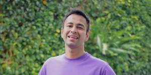 Tegang Banget! Gaya Catwalk Raffi Ahmad di NYFW Tuai Sorotan
