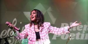 Potret Regina Poetiray Vokalis Baru Band Geisha, Pengganti Momo yang Suaranya Tak Kalah Cetar!