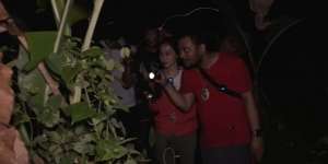 Panji Petualang Rekam Sosok Hantu Pocong Saat Berburu Ular di Hutan, Wujudnya Ngeri!