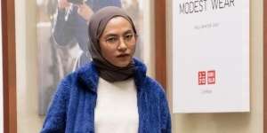 Gaya Busana Santai ala Feby Putri, Cantik dengan Kesan Cuek