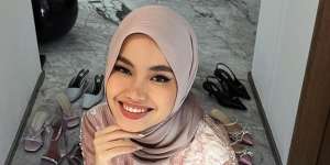 Tutorial Kerudung Pashmina Silk Textured ala Sashfir,