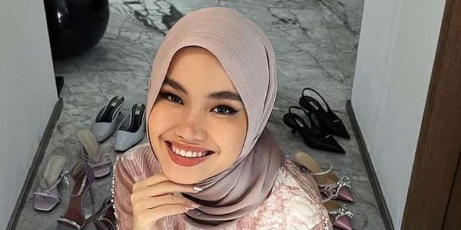 Tutorial Kerudung Pashmina Silk Textured ala Sashfir,