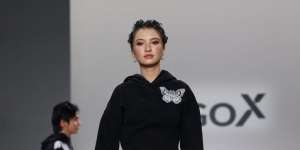 Koleksi Metamorfosis Kupu-kupu Erigo-X di NYFW 2023