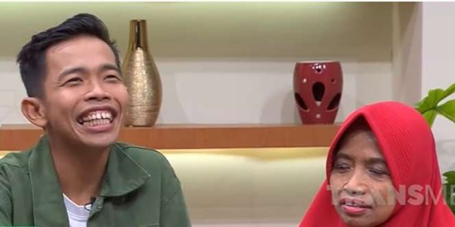 Sukses Jadi Artis, Begini Cara Dede Sunandar Bahagiakan Ibunya