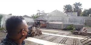 Potret Rumah Mewah Terbengkalai Milik Miliader, Kamar Utamanya Ada Cermin Berlapis Emas!