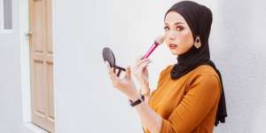 6 Tips Mengatasi Makeup Luntur Pada Jenis Kulit Kombinasi