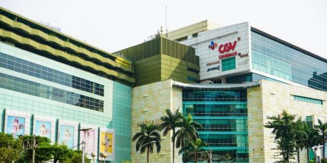 Grand Indonesia Kebakaran, Pengunjung West dan East Mall Dievakuasi