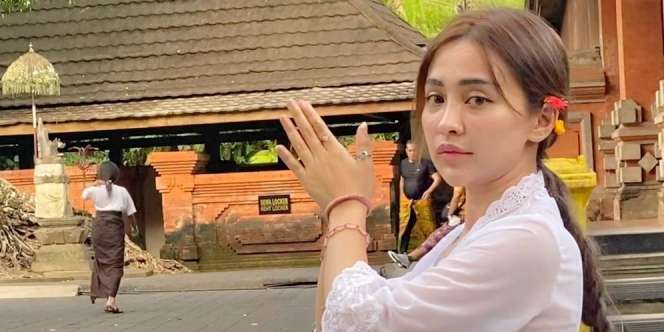 Momen Cupi Cupita Dapat Saweran Rp100 Juta dari Bos Kalimantan, Netizen Salfok dengan Kejanggalan Ini