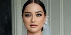 Cantik nan Glamor! Potret Adik Maudy Ayunda, Amanda Khairunnisa di Hari Pernikahan, Riasan MUA Bennu Sorumba