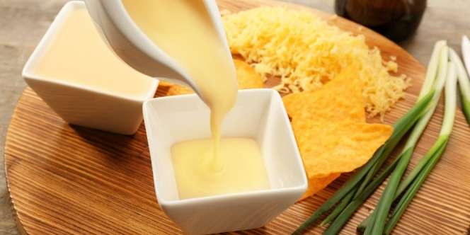 Cara Membuat Saus Keju Simpel yang Bisa Jadi Topping Banyak Sajian