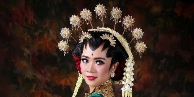 Trik Cepat MUA Hapus Paes Hanya Pakai Satu Produk