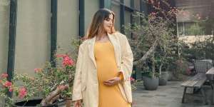 Potret Terbaru Tasya Farasya Pamer Baby Bump, Masih Bisa Duduk Jongkok! 